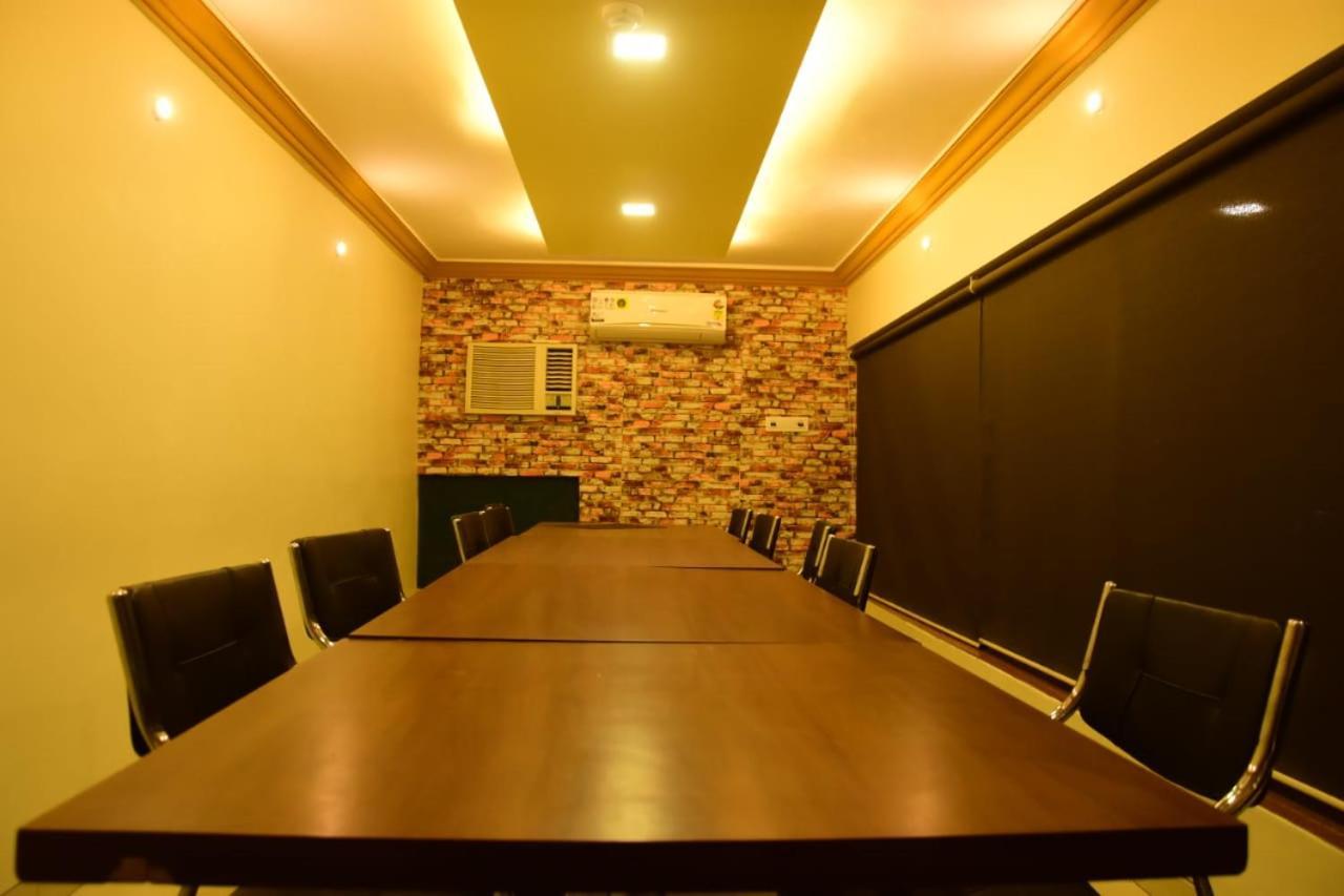 Hotel Shiv International Bhachau Luaran gambar