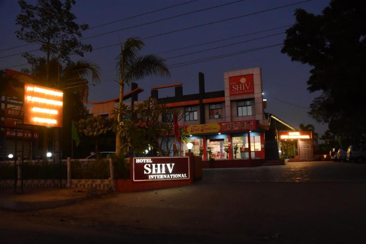 Hotel Shiv International Bhachau Luaran gambar