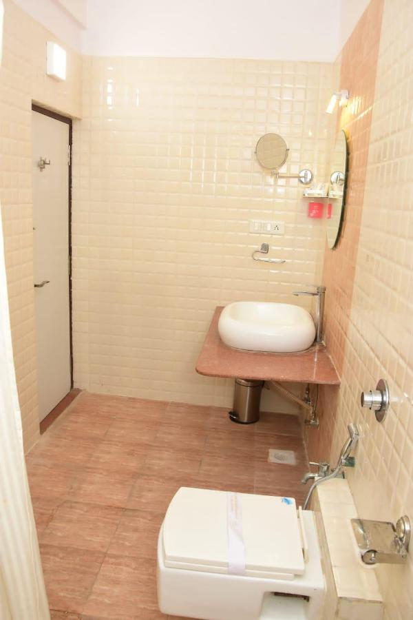 Hotel Shiv International Bhachau Luaran gambar